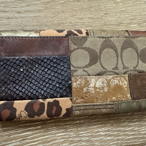 Coach Brown Patchwork Cheetah Suede Wallet Rare - Picture 7 of 7